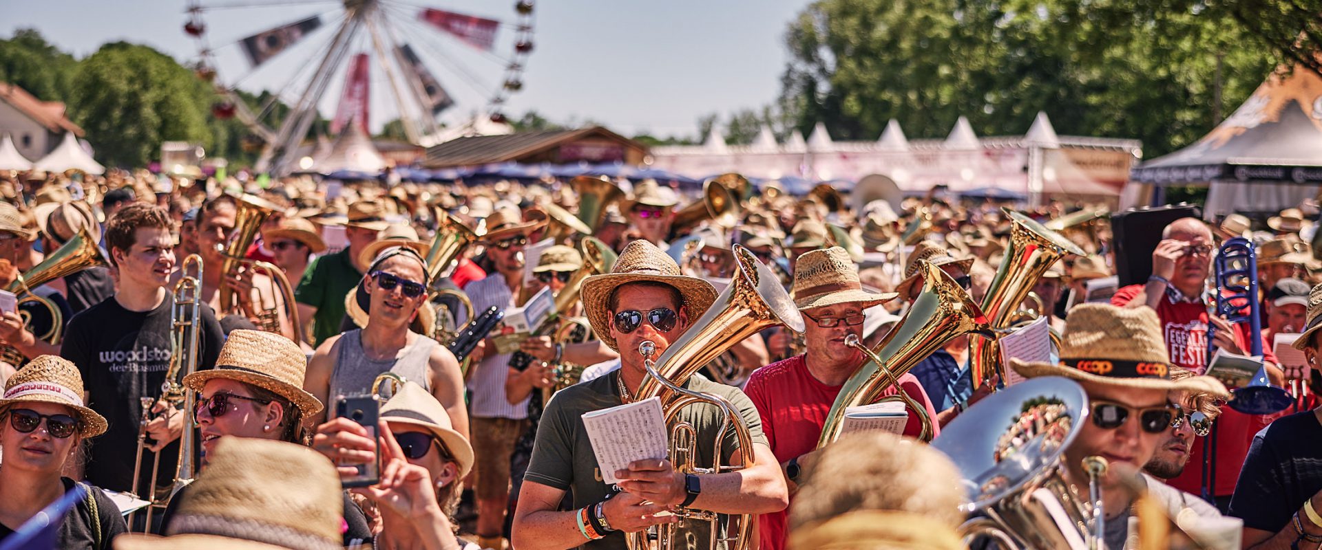 Gemeinsames Musizieren beim Woodstock der Blasmusik